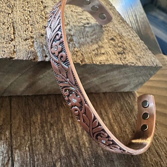 Boho Copper Floral Cuff Bangle Bracelet, Arthritis Relief, Gift Box - Picture 9 of 11